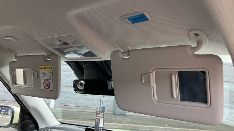 Hyundai INSTER 85kW 02 49kWh 5dr Auto Electric Hatchback